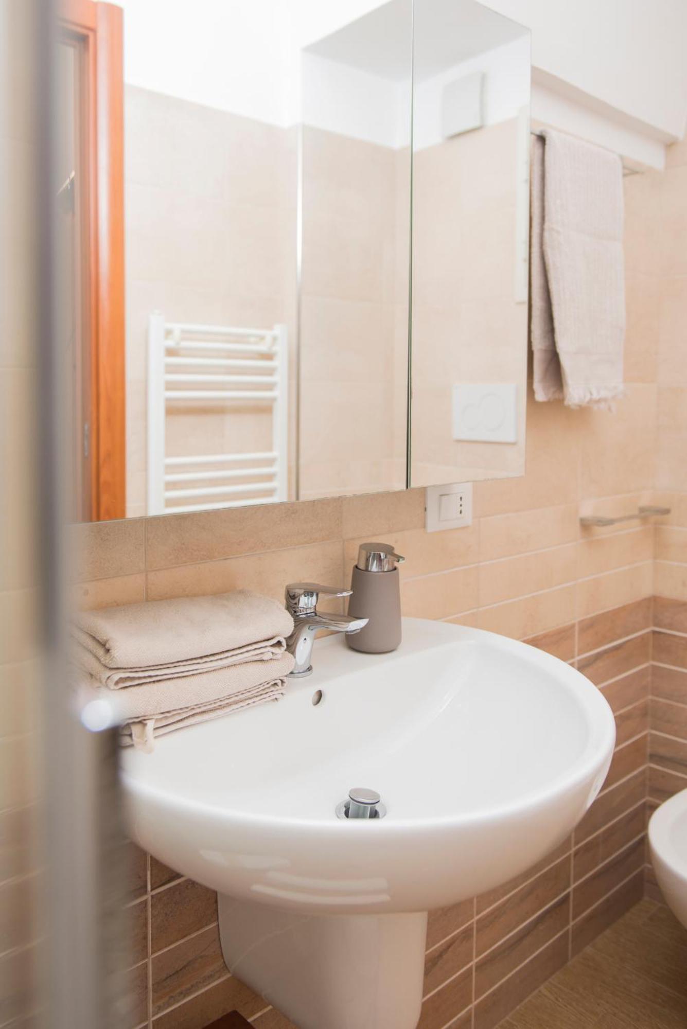 דירות מונופולי A Casa Di Lavinia מראה חיצוני תמונה